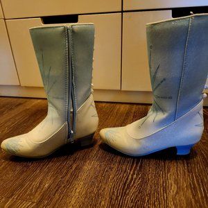 Frozen 2 Elsa Boots (size 13/1)  & Frozen 2 Light up dress (size 4 - 6x)